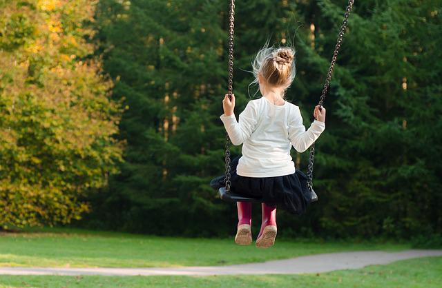 Ontdek dat een enkele schommel kinderen meer dan alleen maar plezier geeft