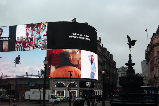 3 redenen om een reclamebureau in de arm te nemen