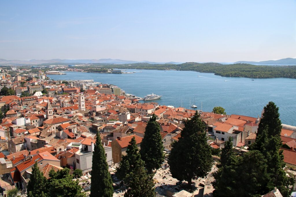 Ontdek de verborgen schatten van deze charmante Kroatische stad Sibenik